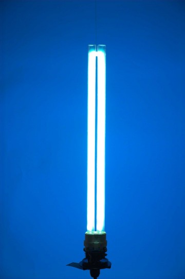 Speciaal voor de vijver is er de UV lamp of UV-C lamp, die veel schadelijke organismen doodt door ultraviolet licht.